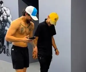 آواز محلی؛ لری رقصیدن هرکولای باشگاه با آهنگی خارجی وقتی ارق داری با همچی میرقصی