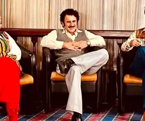 سکانس شاد/رقص آمریکایی امین حیایی تو سن 55 سالگی هیچکس باورش نمیشه/چه قشنگ بال میزنه