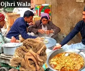 غذای خیابانی؛ غذای محبوب پاکستان که بوی سیرابی میده رو چجوری تو پیاده رو بار می زارن