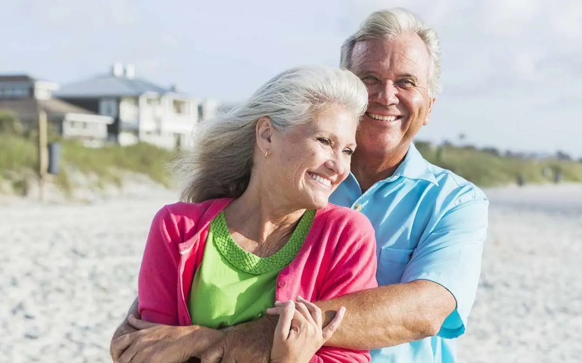 senior-couple-56a7db843df78cf77299fe57