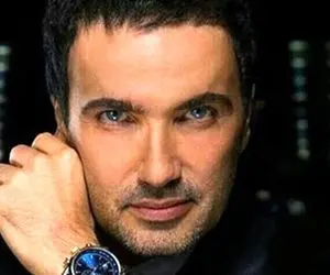 آواز هنرمندانه؛ رقص و آتیش بازی محمدرضا فروتن تو خونه زندگیش که جشن گرفته هزینه داررر