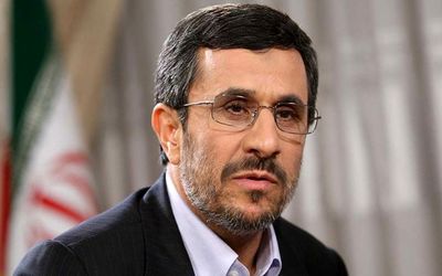 ورود احمدی‌نژاد به وزارت کشور با شعار خاص + ویدئو