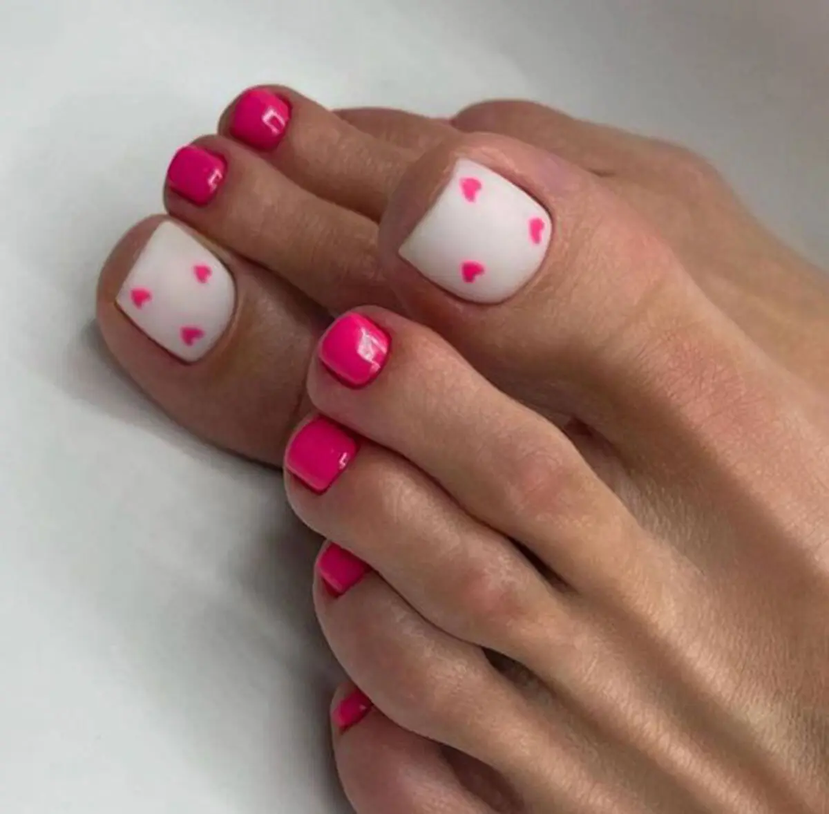 the-latest-model-of-girls-toenail-design-39