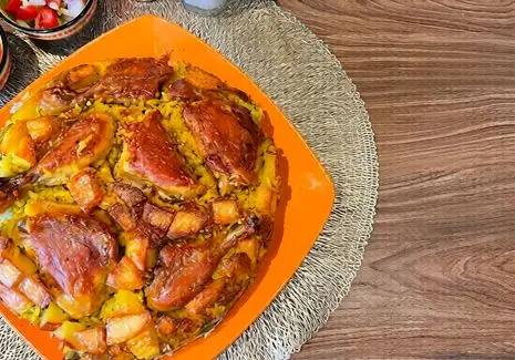 آموزش آشپزی؛ ته انداز مرغ و سیب زمینی مجلسی با یه ته دیگ برشته