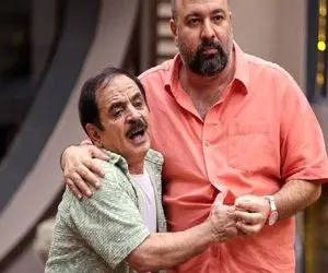 آواز شاد؛ برا عمو رشید تو مثل گلی ناز و خوشگلی خوندن مثه ژله وا رفت از ذوق