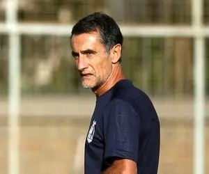 مربی ایتالیایی در تمرینات استقلال چه می‌کند؟ 