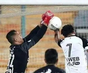 ادعای کارشناس معروف داوری، گل هوادار سال بود؛ گل به خودی حامد لک!