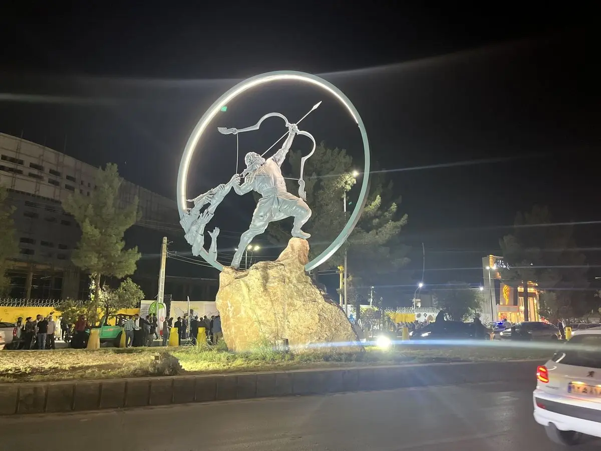 آرش کمانگیر قهرمانانه به وطن بازگشت! اما چه دیر! ملت دیگر چیزی یادش نیست!