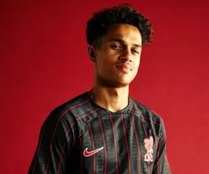 هافبک لیورپول همبازی اللهیار شد!