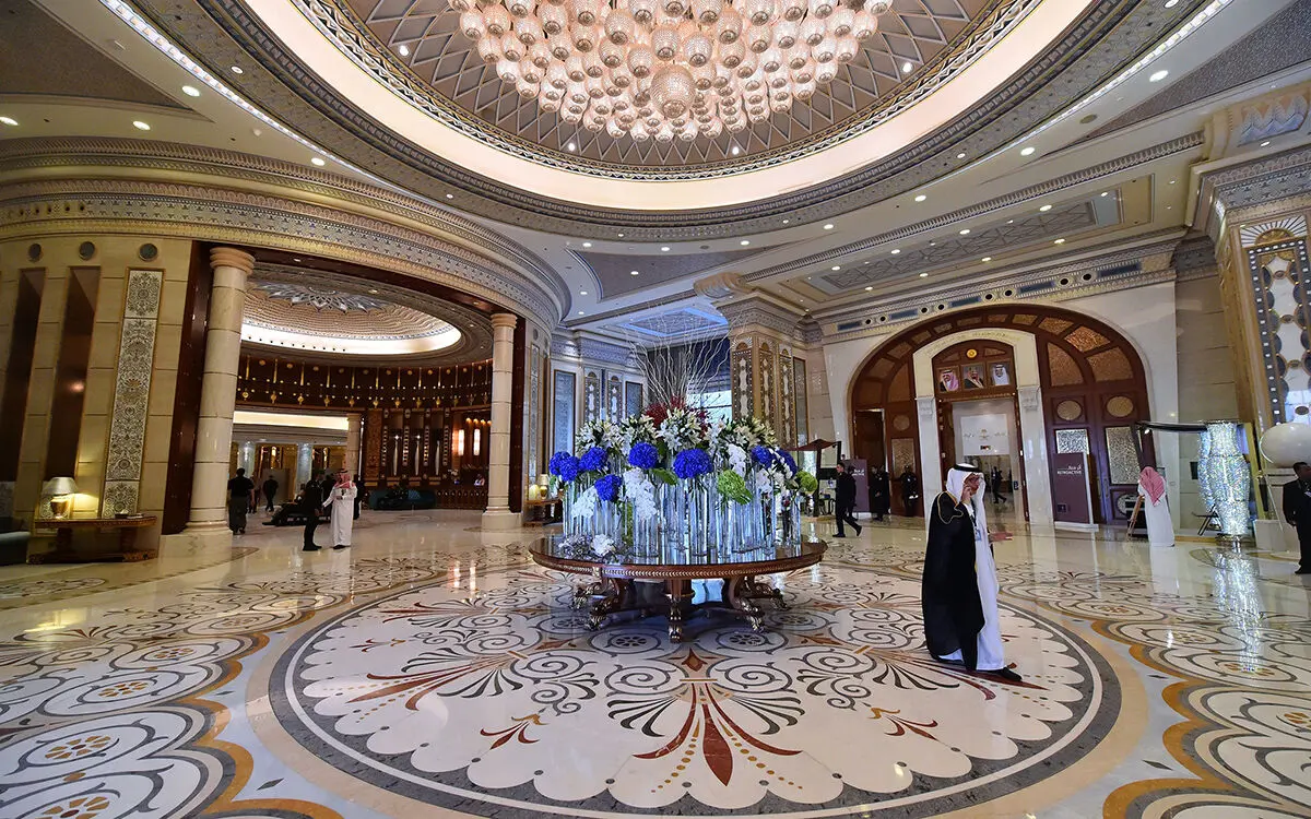 181101-saudi-arabia-ritz-carlton-se-305p_e6514ff65f5da390ee21085d22cade77