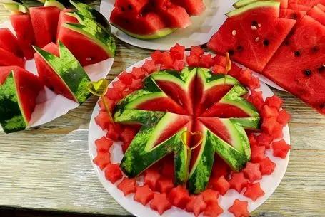 ایده های خلاقانه؛ چند مدل برش شیک و جذاب هندوانه برای شب یلدا