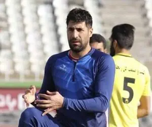 (عکس) کنایه جنجالی هاشم بیک زاده به داور بازی سپاهان - استقلال !