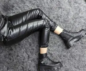  شلوار چرم رو با چی بپوشیم که شیک تر به نظر برسیم؟