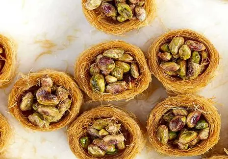 آموزش آشپزی؛ طرز تهیه باقلوا لانه کبوتری