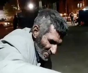 آواز جیگرسوز؛ پیرمرد خمیده چه هق ق کنان تو دل شب آهنگ سوزناک حسن زیرک رو میخونه