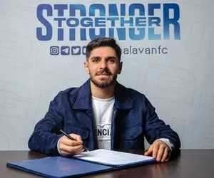 محمد عمری جلوی استقلال بازی می کند؟