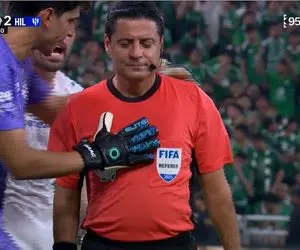 علیرضا فغانی در قضاوت ال‌کلاسیکوی عربستان اشتباه فاحش داشت؟