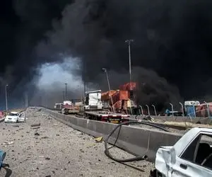 (ویدئو) گودالی که در محل انفجار در اسکله شهید رجایی بندرعباس باز شد