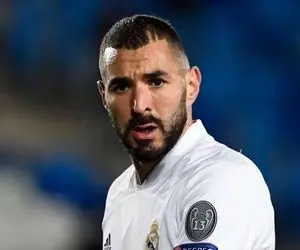 بنزما با رئال تمدید می‌کند