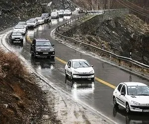 بارش باران و لغزندگی جاده چالوس و آزادراه های البرز