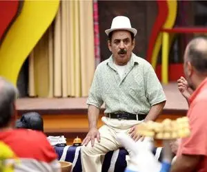 وقتی تو جوکر 2  پاتختی میگیرن عمو رشید میاد وسط رقص شب عروسیش رو میره همه واج میشن