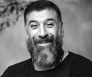 آخرین تصویر از علی انصاریان و مادرش در پشت صحنه سرزده