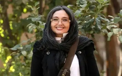 حواشی مشهورا؛ کتایون ریاحی دست در دست برادرش علیرضا