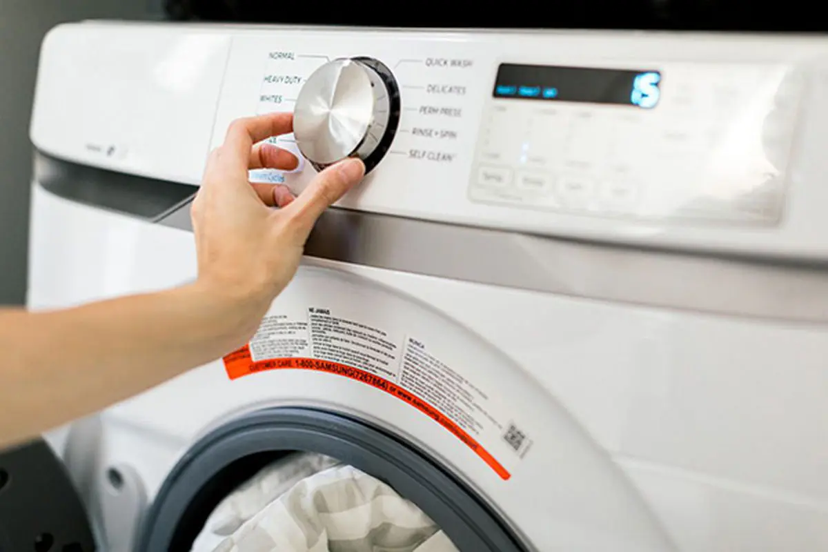 Washing-blankets-in-the-washing-machine-2