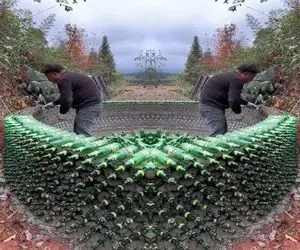 معماری خلاقانه؛ وسط جنگل با گچ و 20000 تا شیش دلستر خونه نقلی ساخت شیر نخورتش