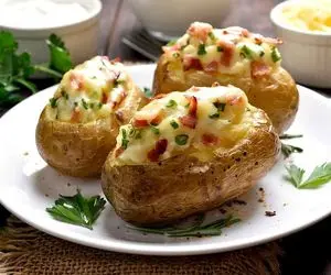 آموزش آشپزی؛ خوشمزه ترین سیب زمینی تنوری پنیری مخصوص شکموها