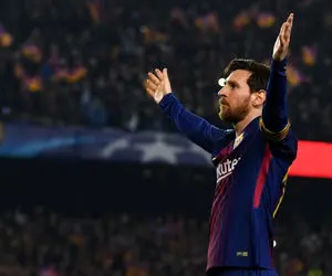 مسی در دو راهی الهلال-بارسلونا