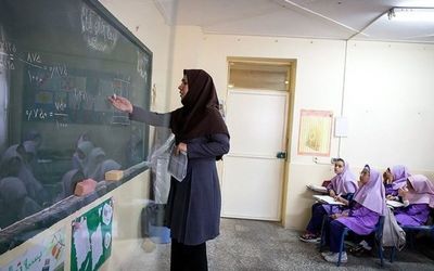 «فوق العاده ویژه معلمان» اصلاح شد؛ پرداخت مابه‌ التفاوت با حقوق مرداد