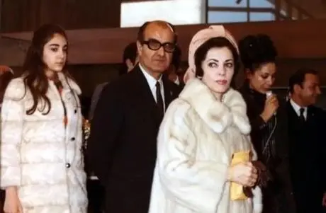 سفر در زمان سال 1314؛ تصویب قانون کشف حجاب و نقش شمس خواهر شاه مخلوع/حراج لباس شمس