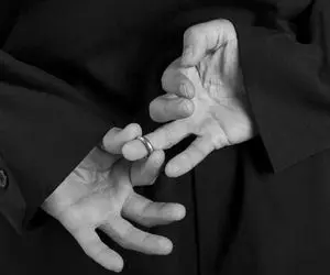 اعدام زنی که در غیاب شوهرش با مردای دیگه ارتباط داشت و با دوربین مدار بسته لو رفت