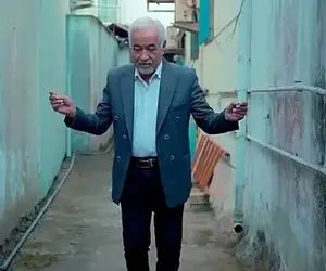 آواز شاد؛ صادق بوقی از آو آو به کجا رسید تو خونه مادر بزرگش موزیک ویدیو داد رقص کنان