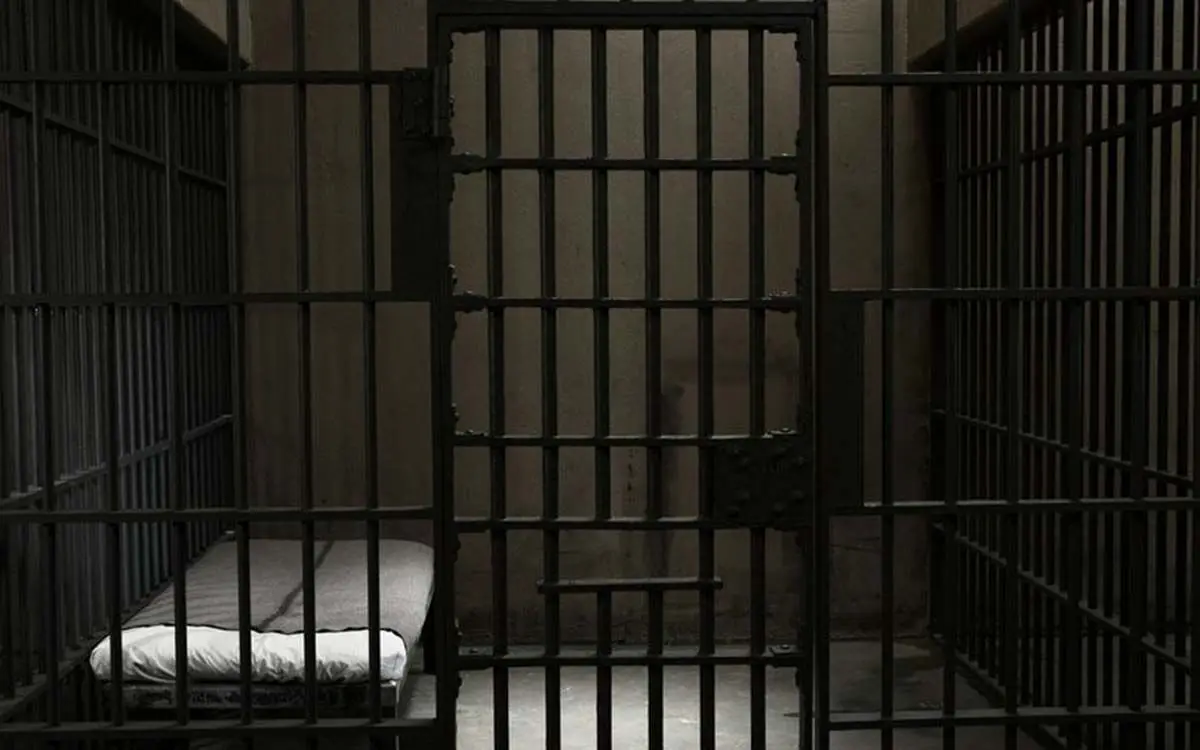0_Empty-prison-cell
