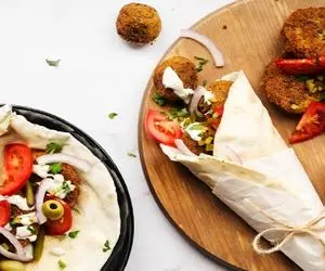 آموزش آشپزی؛ ترفند های ترد و خوشمزه شدن فلافل جوری که خمیر و روغنی نشه