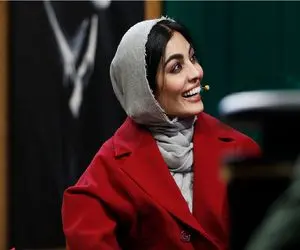 سوتی خندان؛ شیطنت های صحرا اسدالهی تو اسکار مدیری رو کچل کرده میگه چهارپا میشه طوطی