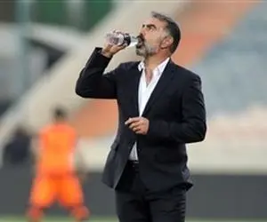 حرکت عجیب محمود فکری در رختکن گل گهر!