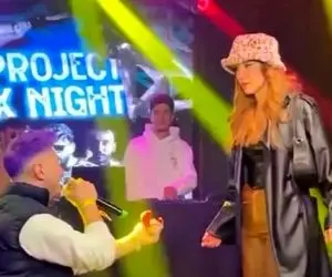 خواستگاری خواننده ترکی تو کنسرتش از دختر ایرانی! رفتار عجیب دختره رو