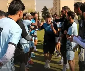 جشن تولد سورپرایزی برای وریا در تمرین استقلال؛ ساپینتو روح قهرمانی را برگرداند!