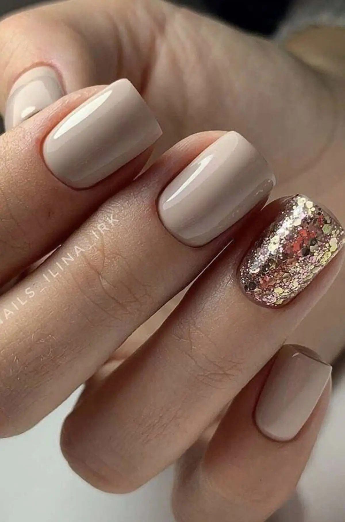 shiny-nail-model-for-girls-1