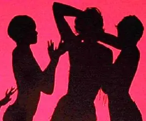 اعتصاب کارگردان جنسی برای دریافت واکسن کرونا!