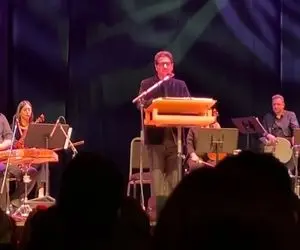 آواز همایونی؛ همایون شجریان تو کلگری با خوندن "هوای زمزمه‌هایت" هوای سالن رو داست