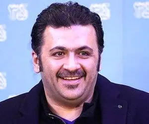 (ویدئو) تشییع پیکر «شهرام عبدلی» در حرم مطهر رضوی با حضور همسر و فرزندان