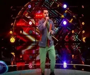 آواز شاد؛ پسر جوریه که حتی تو مخیله کسی نمیگنجید اینقد صداش خوب باشه هی میگن مگه میشه