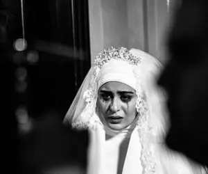 آواز احساسی؛ پدر تو عروسی دخترش موقع آواز خوندن و رقص مهمونا میوفته میمیره چه دلخراش