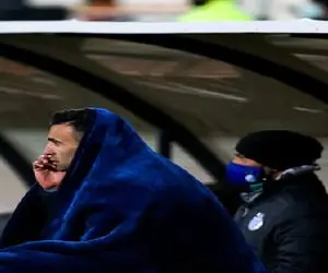 فکری نمیداند چه کند؟!