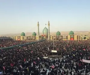 (ویدئو) اقامه نماز بر پیکر رهبر شهید انقلاب توسط آیت‌الله جوادی آملی
