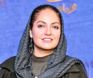 عکس "مهناز افشار" که مال عهد بوقه باوقاری بوده واسه خودش؛ ساعت دیواری دستشه!؟